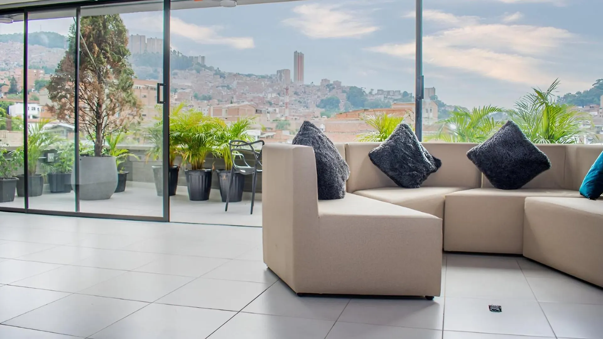 Inverso Coliving Medellin 0*,  Colombia
